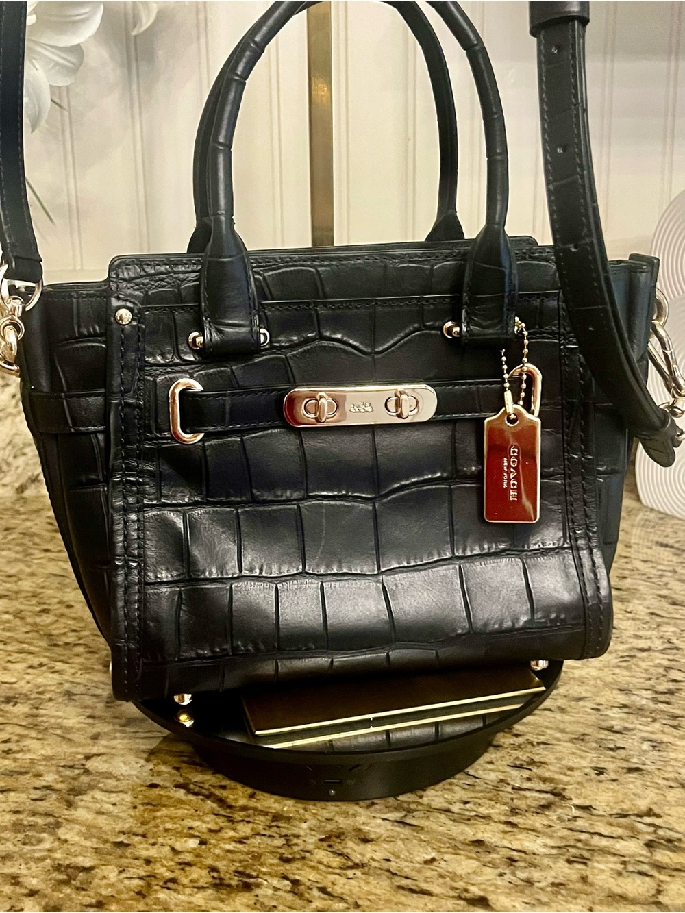 EUC Coach Swagger 20 mini satchel/crossbody - Picture 9 of 12